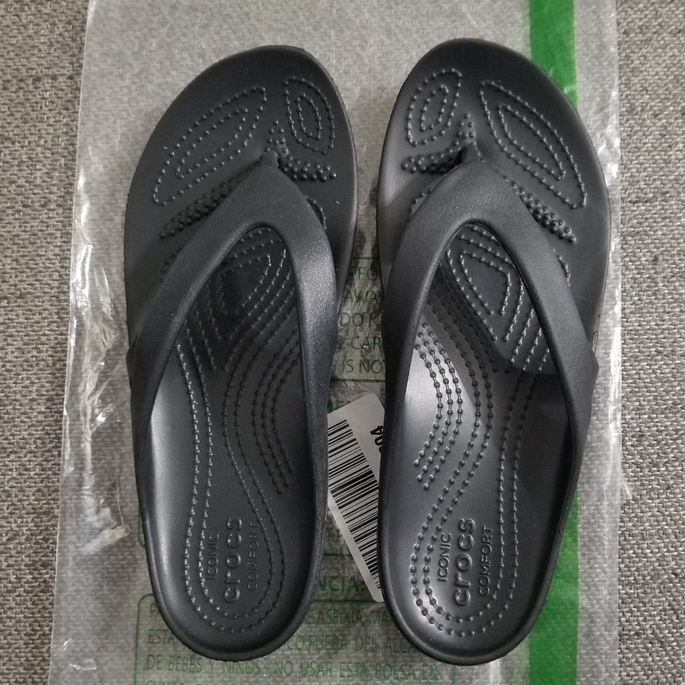 Black Size 6W Crocs Women’s Kadee II Flip Flops (New/Never Worn)